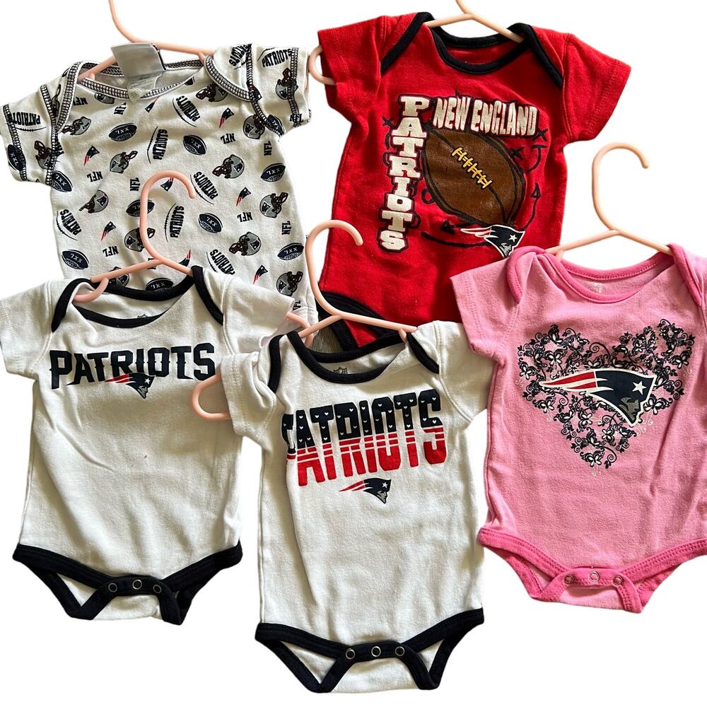Bundle of 5 NFL New England Patriots Bodysuit 0/3 Months Baby Football One Piece